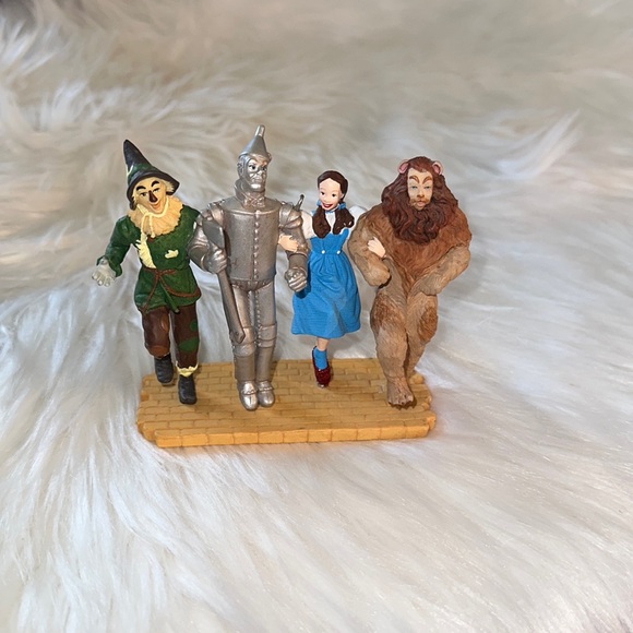 Hallmark Other - Hallmark Wizard of Oz 2005 “Off To See The Wizard” Ornament”